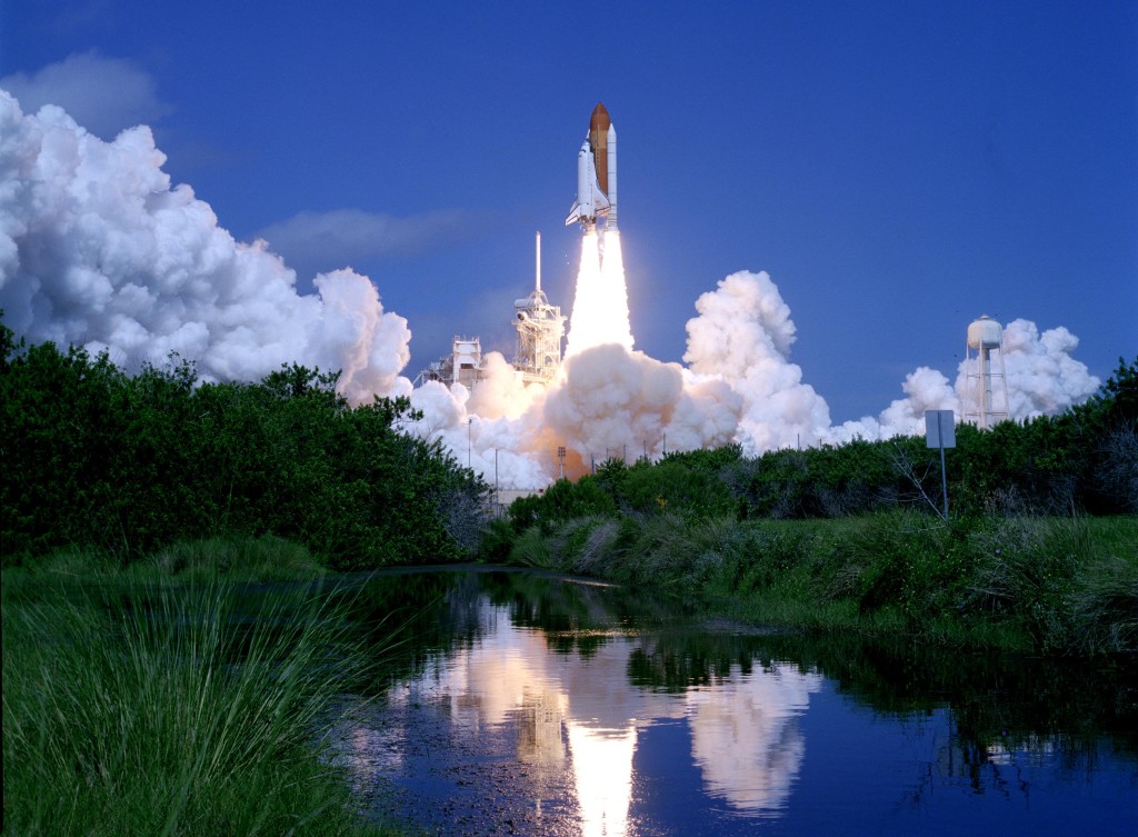 launch of space shuttle atlantis